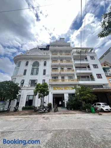 Royal Hotel - Image 1