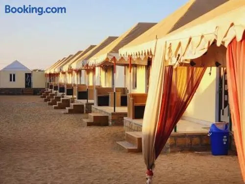 Desert camp Sam - Image 1