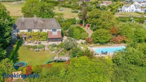 Greenhill Cottage Sea Views with Thatched Charm - Image 1