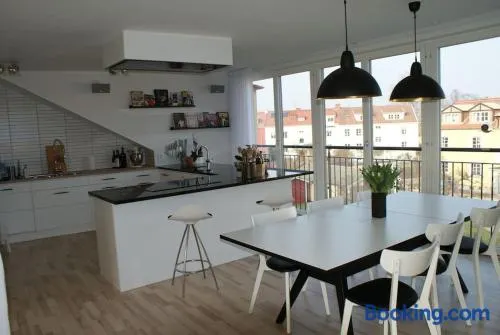 Lyxig vindsvåning nära Kalmar slott och havet - Image 1