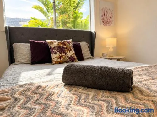 Stylish 4BR Lyndhurst Home Shops & Golf Nearby - Image 1