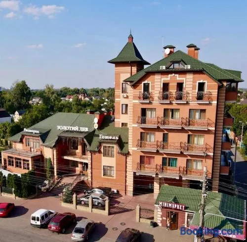 Golden Lion Hotel - Image 1