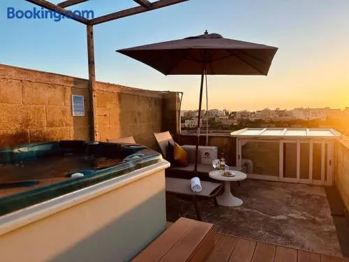 Mohba Townhouse - Private Roof Top Splash Pool - Not heated - - Image 1