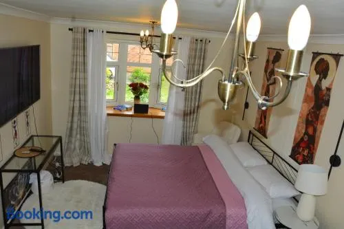 Whole Home with 4 bedrooms, Full Kitchen, 55"TVs and WiFi - Image 1