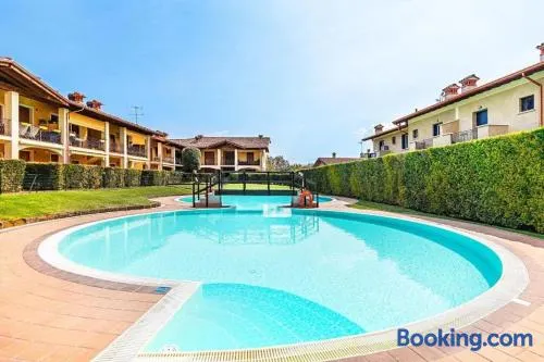 Acqua e Sole: Casa con Piscina e Area Solarium - Image 1