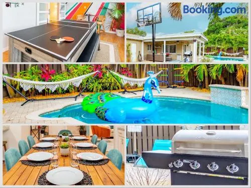 Colorful Home - Pool - Game Room - Basketball Court - BBQ & More - Image 1