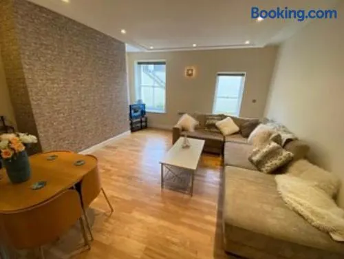 Easby Breakaways - **Modern Apartment 5 mins from South Bay, Scarborough** - Image 1