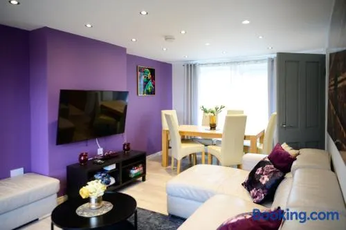 Strelley house 2 , Perfect for business trip & Families holiday or working proffesionals-5 min from M1 J25 , 500MB Wi-Fi , Netflix , Fully equiped kitchen , Asda supermarket 5 min walk , Free Secure parking with CCTV ,available monthly deals - Image 1