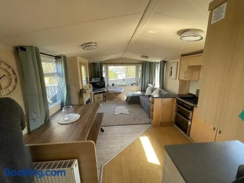 Spacious Stunning Lakeside 3 Bed Holiday Home - Image 1
