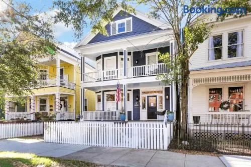 The Simmons House on 5th Ave - Image 1