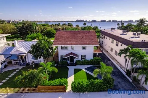 Historic Waterfront estate With Yard & Modern Kitchen - Image 1
