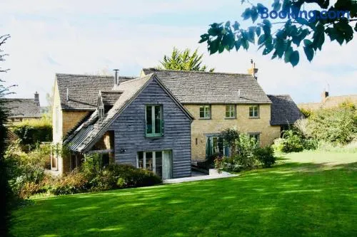 Charlbury country retreat - sleeps 10 - Image 1