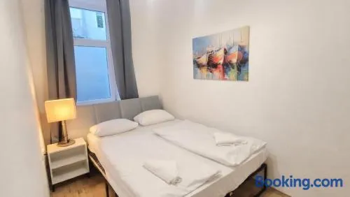 Cozy 1BR Apt with Living Room & Garden Included - Image 1