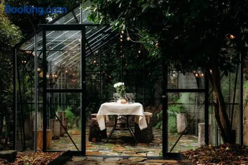 Luxury Treetop Escape with a Garden glasshouse - Image 1