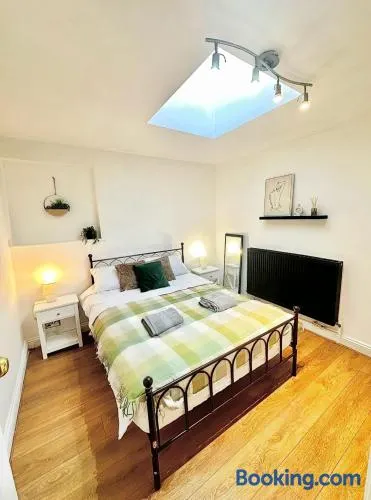 Oxford Museums, Music & Dining Sleeps 4 - Image 1