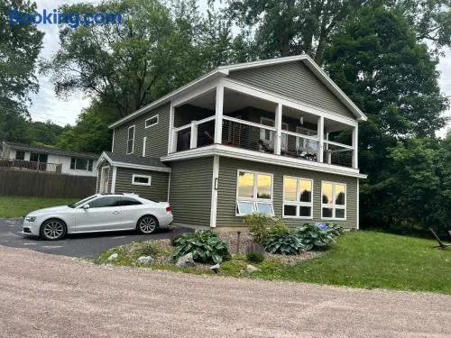 Roberts Lake House Room #3 - Image 1