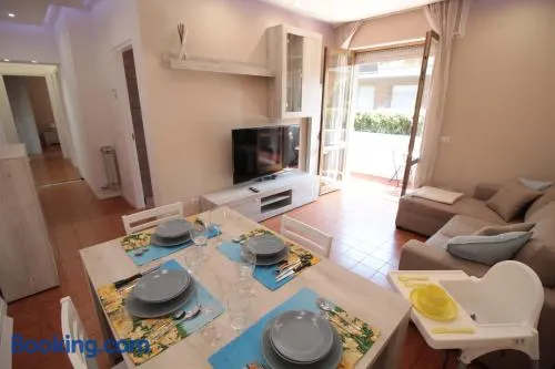 Beach House, 300 m dal mare, Marina di Massa - Image 1