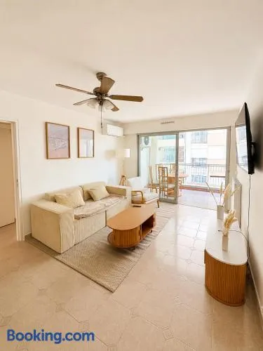 Elegant apartment between Cannes and Antibes - Image 1