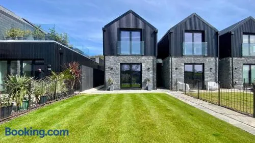 Luxury, stylish brand new house, fabulous location - Image 1