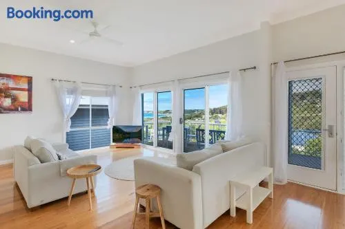 8 Sunnyside Crescent Kianga - Image 1
