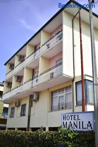 Hotel Manila - Image 1
