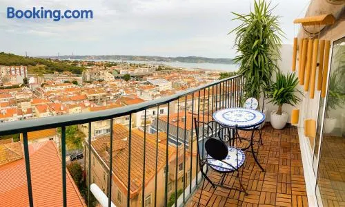 Ideally located with perfect views - Image 1