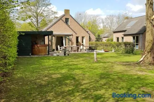 De Zingende Wilg, heerlijk huisje met Hottub - Image 1