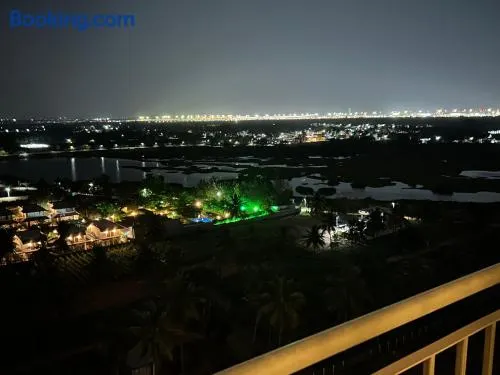 Runway & Lake Views! Luxury StudioApt Near Airport - Image 1