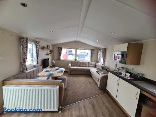 Happy Days Caravan 90 Primrose Field Primrose Valley - Image 1