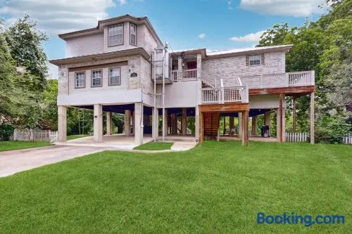 Riverfront retreat w/ wraparound deck, Movie Room, Firepit - Image 1