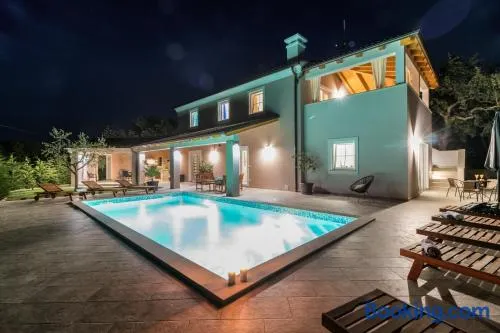Luxurious Mediterranean House (8+2) Near To The Beautiful Beaches - Image 1
