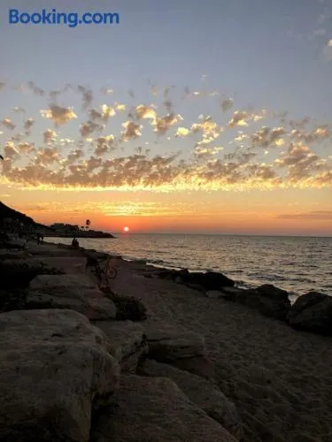 Peaceful and intimate by the sea - Image 1