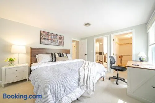 Luxury 6BR Single House Family Retreat - Parking 35 - Image 1
