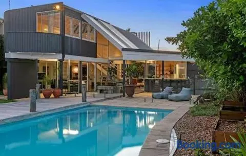 Minyama Magic - Waterfront Stay! - Image 1