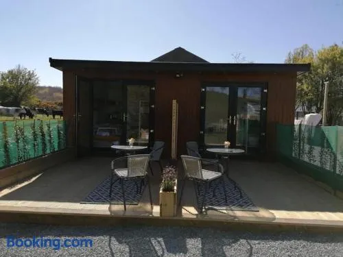 Bumble Bee Lodge, ROOM 1 - Image 1
