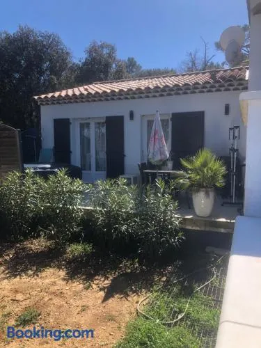 Agréable T2 au calme avec jacuzzi et jardin - Image 1