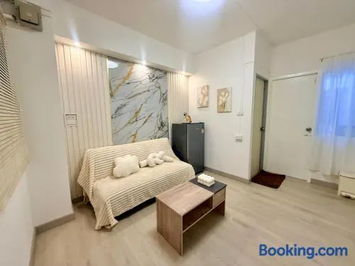 Friends home - Image 1