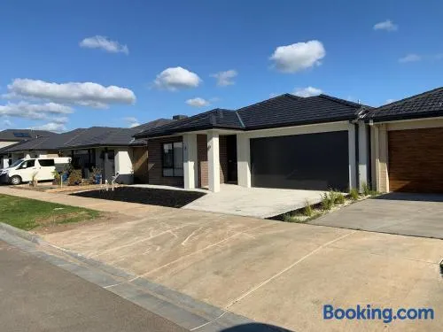 New 4.5 BR Modern Home in Clyde, Victoria - Image 1