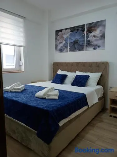 Garden Hill Apartment - Image 1