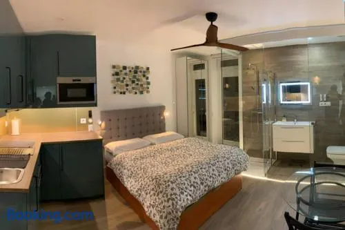 Moderno y funcional apartamento en el centro-El rastro - Image 1