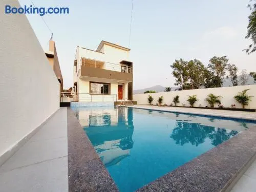glass villa - Image 1