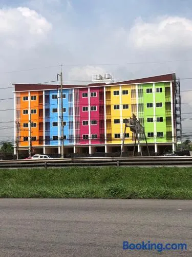 S9 Hotel Samutsakhon เอสไนน์โฮเทล สมุทรสาคร - Image 1