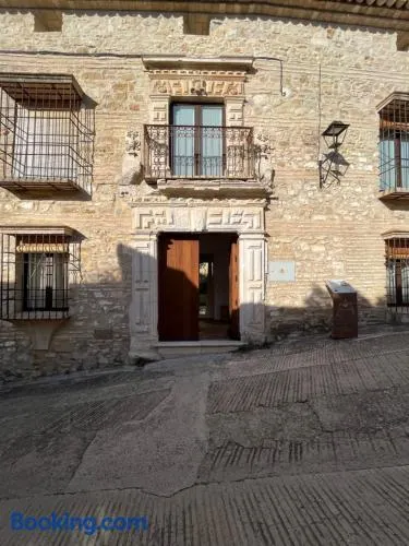 Casa con jardín y piscina en Córdoba - Image 1
