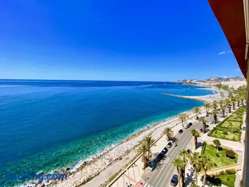 Precioso Apartamento en primera línea de playa - Image 1
