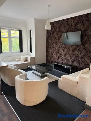 Lux spacious 3BR entire apartment - Image 1