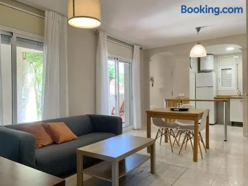 Apartamento con jardín y jacuzzi en Cambrils 3 Habitaciones - Image 1