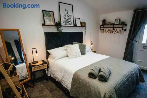 Boho Loft in Somerset - Private Parking - Image 1