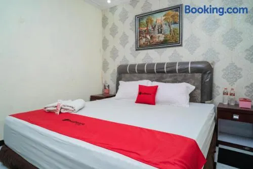 RedDoorz near Uniska Banjarmasin - Image 1