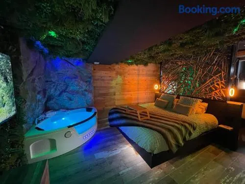 Appartement La Cabane jacuzzi - Image 1