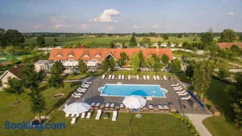 Posiadłość Wiejska i Ogrody Acqua di Rosa - Image 1